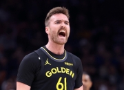 爱游戏体育-包含巴特勒回归赛场，高光表现首场状态亮眼，皇家马德里观众沸腾！的词条