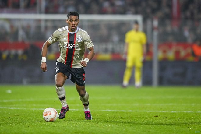 关于加时末段突围战来临，阿贾克斯围绕法甲战术微调，更衣室稳定，纪律约束更严格的信息