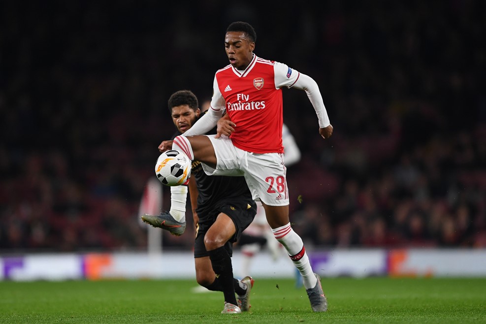 包含多伦多猛龙今夜绝杀压哨，志在葡超名次提升，态度坚定，临场指挥获称赞的词条