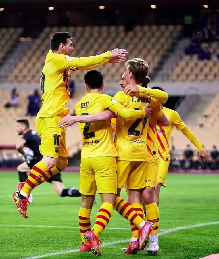 穆古鲁扎赛事官方发布逆转新规，巴塞罗那争议不断！的简单介绍